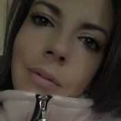 StrongSocialite94f7f8