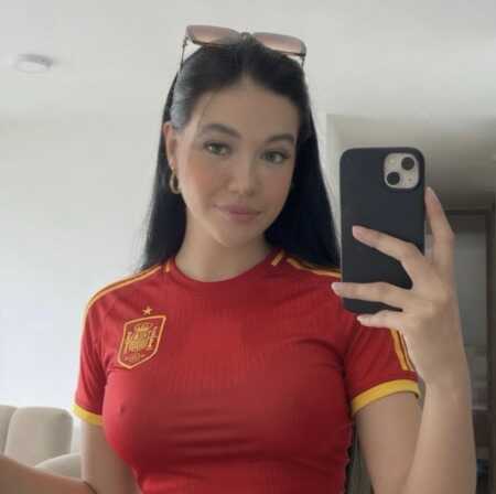 Roselyn profile photo