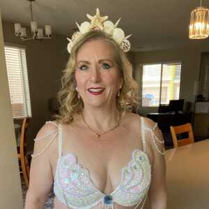 GlamorousWanderer2c532