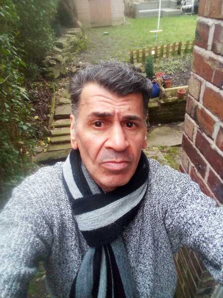 Laid-back guy profile photo