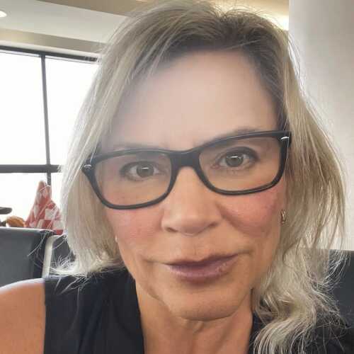 Naomi2377