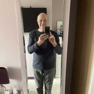 DaringSocialite25faf