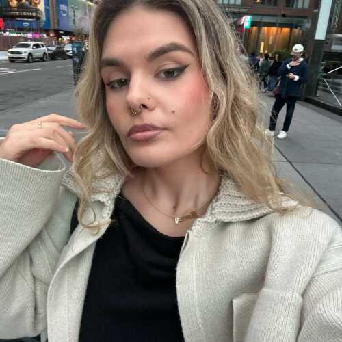 Lauren Belton