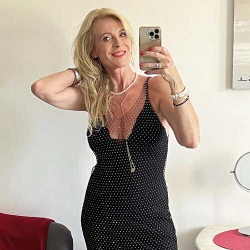 MistressNina37