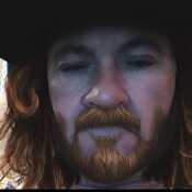 AussieCoupleLooking