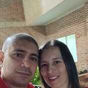 John y María