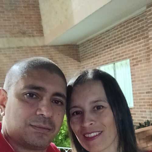 John y María