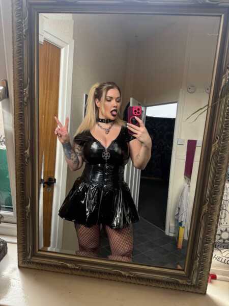 Sexy candi profile photo