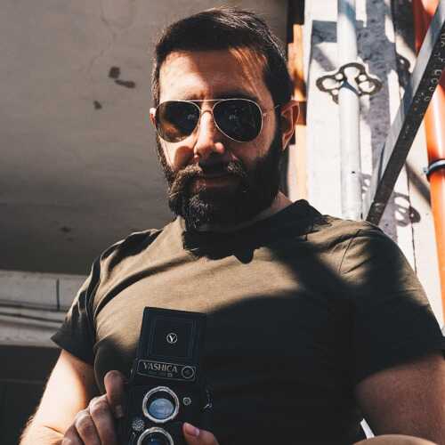 alexaround1082