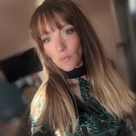 ellie profile photo