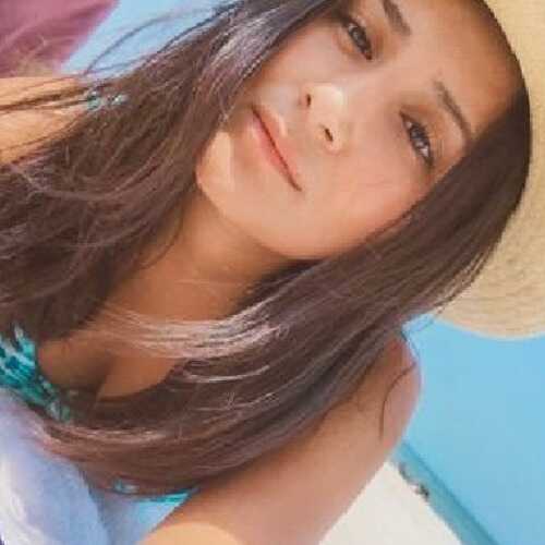 Daniela054
