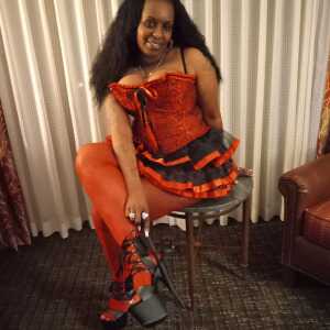 ebonyspanktr498