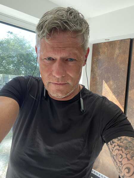 GentleFlirtbegjbj profile photo