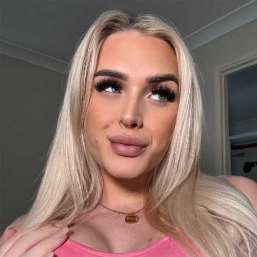 Mistress Aria 