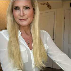 GlamorousCaregiv195b