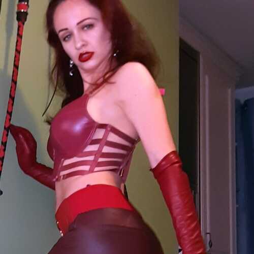 Mistressamelia90