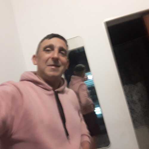   Nicolas 