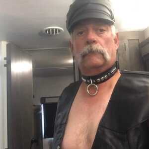 gaybottom317