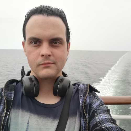 TheGuitarMan198