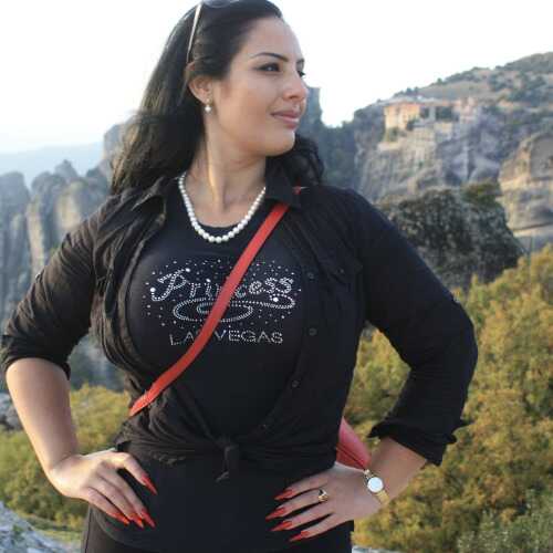 Ezada_Sinn