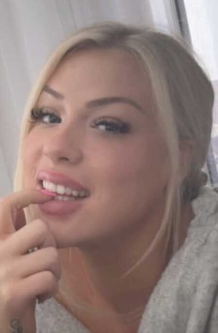 ElegantDreamer78 profile photo