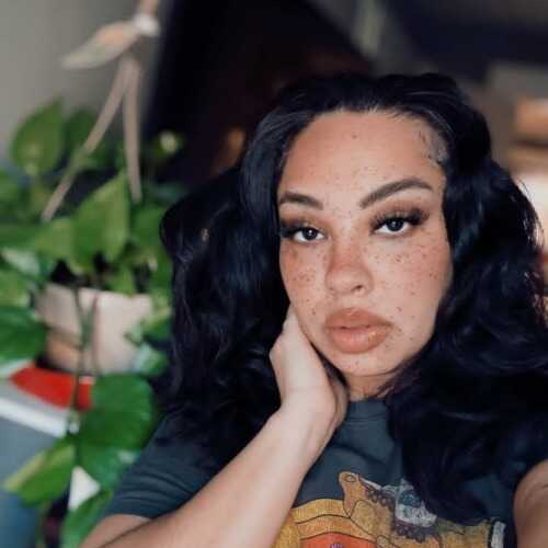 Ashley Chris 