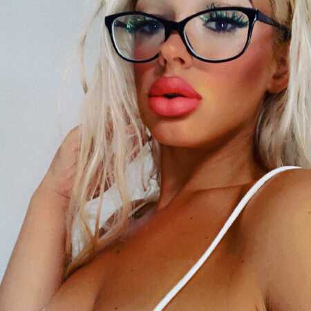 Chloecu444 profile photo