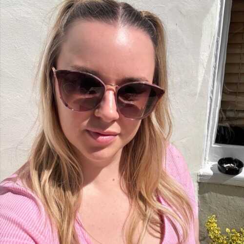 Vivian 