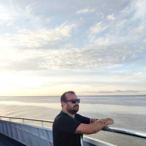 LoyalSocialite242f8f