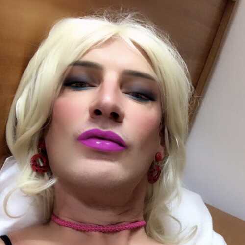 hotcarla1977