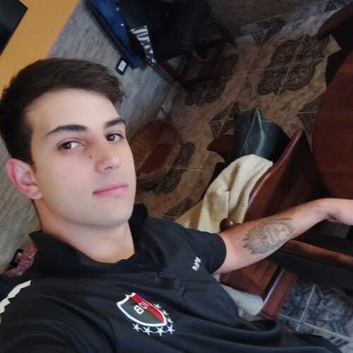 Tomás