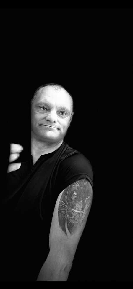 darreneasth870 profile photo