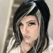 Miss Dina