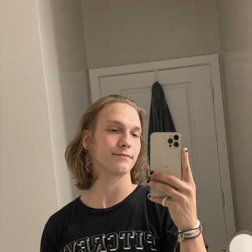 HandsomeBlonde77