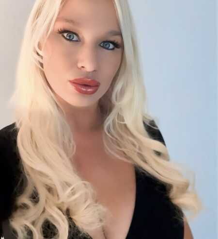 Carine profile photo