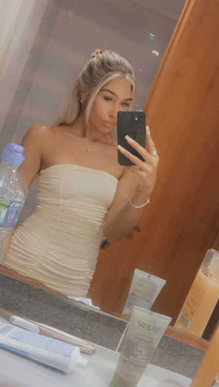Annie22 profile photo