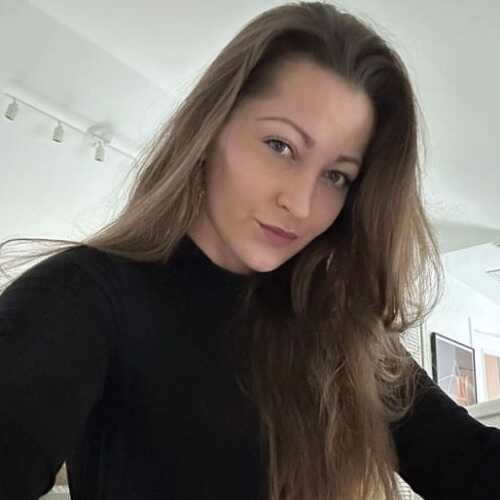 Dani Daniels????