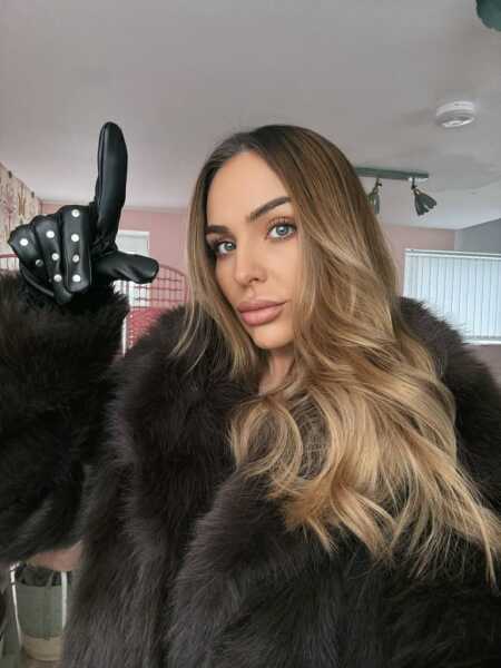 tainted mistress profile photo