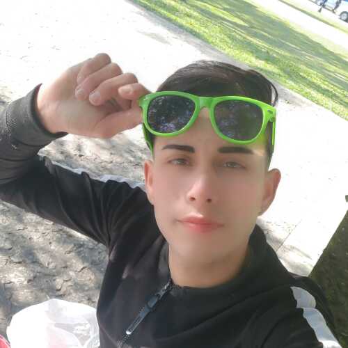 Carloset074