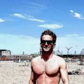 AttractiveWriterdjfcgb