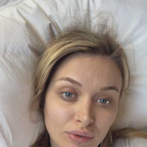 Lizzy Dove 