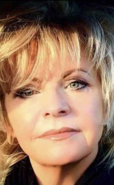 Debbie profile photo