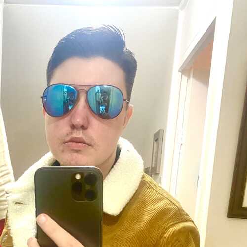 StrongFashionistaggcecf