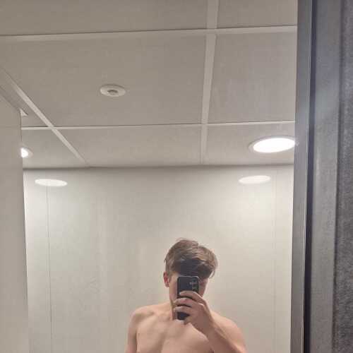 FitFrenchAndABigTiddyGall