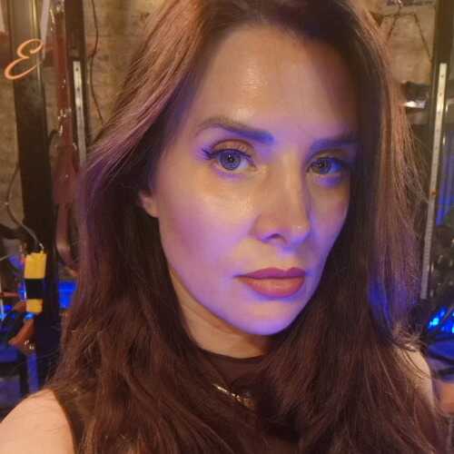 Dom.Elliana 