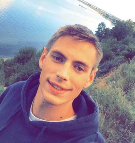 joey3821 profile photo