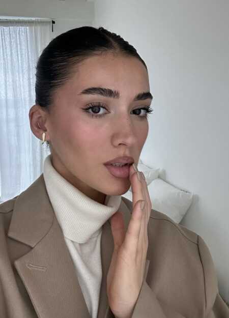 CharismaticSocia426f profile photo