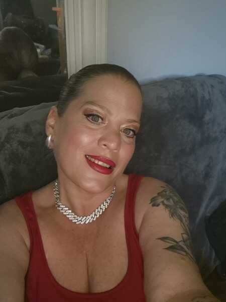 Zoe hughes profile photo