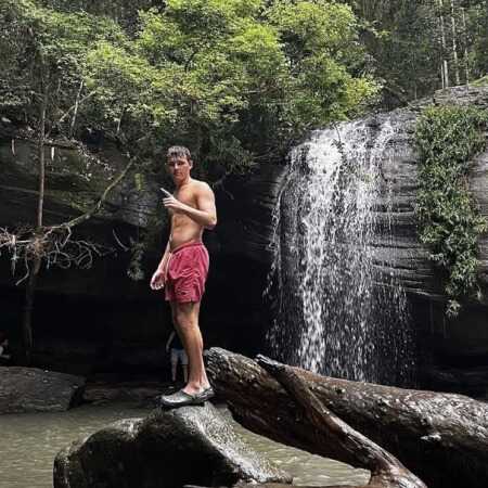 VicariousTie3 profile photo