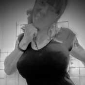 Hotgirlz937